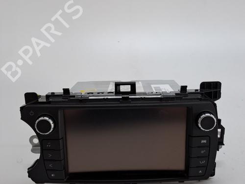 Used Display monitor TOYOTA YARIS (_P13_) 1.5 Hybrid (NHP130_, NHP130) (101 hp) 23369444