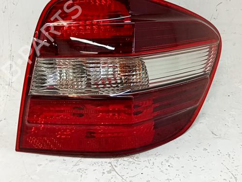 Used Right taillight Right taillight MERCEDES-BENZ M-CLASS (W164) ML 320 CDI 4-matic (164.124, 164.125, 164.122) (211 hp) 35967747 35967747