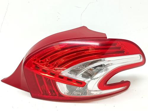 Høyre baklys PEUGEOT 208 I (CA_, CC_) 1.2 VTI 82 (82 hp) 31700808