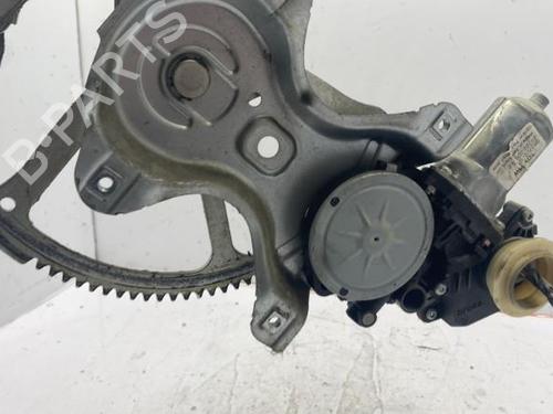 Used Front left window mechanism TOYOTA YARIS (_P9_) 1.3 VVT-i (SCP90_, SCP90R) (87 hp) 22838617