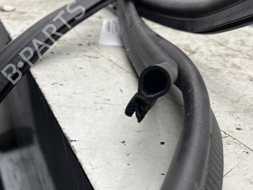 rubber-door-seal-mercedes-benz-citan-box-bodympv-w420-2021-37732016 main image