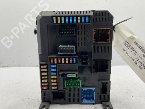 Used Fuse box Fuse box 22835317 22835317