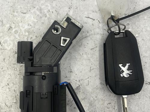 Used Ignition barrel Ignition barrel PEUGEOT 208 I (CA_, CC_) 1.4 HDi (68 hp) 22830037 22830037