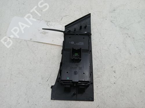 left-front-window-switch-opel-astra-h-a04-2004-2005-2006-2007-2008-2009-2010-2011-2012-2013-2014-30526482 main image
