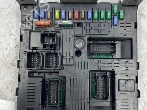 Used Fuse box Fuse box PEUGEOT 308 SW I (4E_, 4H_) 1.6 HDi (92 hp) 22833231 22833231