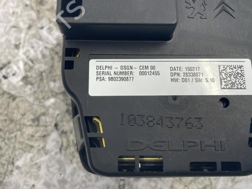 Switch CITROËN DS5 2.0 HDi 200 Hybrid4 All-wheel Drive | BP25602783I30  - Image 5