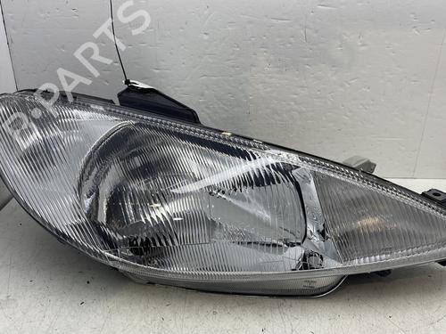 Used Right headlight PEUGEOT 206 Hatchback (2A/C) 1.4 i (75 hp) 31084262