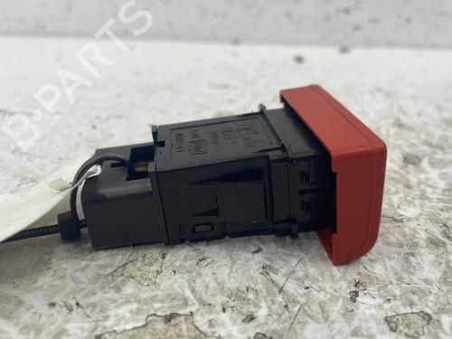 Used Warning switch Warning switch VW POLO III CLASSIC (6V2) 1.6 (88 hp) 26880446 26880446