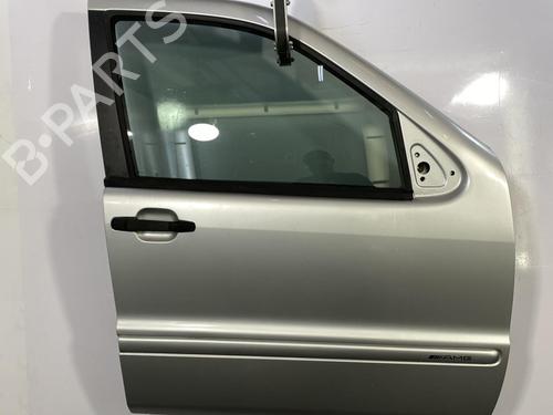 Used Right front door Right front door MERCEDES-BENZ M-CLASS (W163) ML 270 CDI (163.113) (163 hp) 22827400 22827400