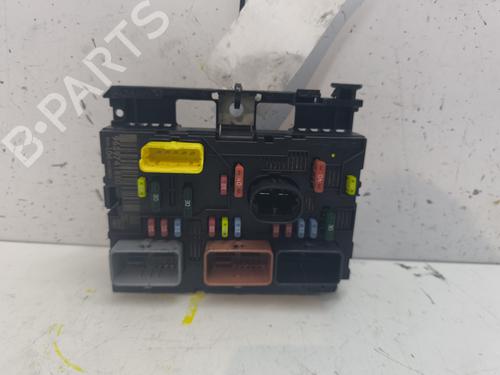 Used Fuse box Fuse box 26148311 26148311