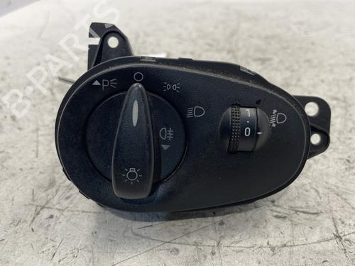 Used Headlight switch FORD FOCUS I (DAW, DBW) 1.6 16V (100 hp) 23574220