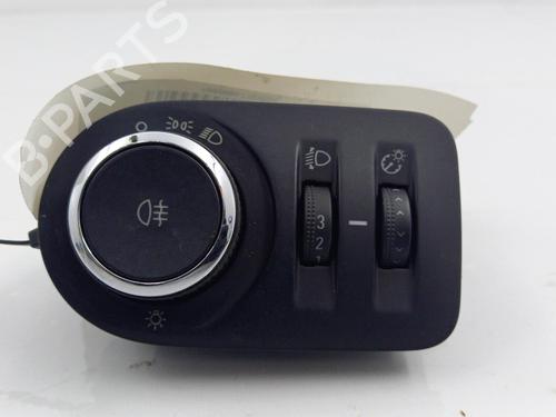 Used Headlight switch OPEL CORSA D (S07) 1.3 CDTI (L08, L68) (75 hp) 22825108