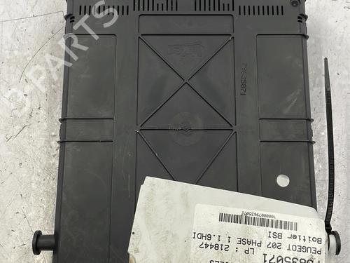 Used Fuse box Fuse box PEUGEOT 207 (WA_, WC_) 1.6 HDi (90 hp) 22830903 22830903