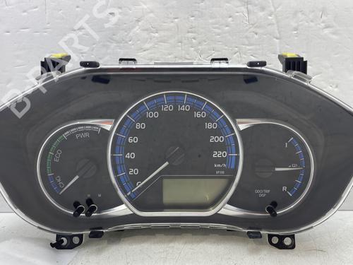 Used Instrument cluster TOYOTA YARIS (_P13_) 1.5 Hybrid (NHP130_, NHP130) (101 hp) 31621741