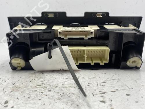 Used Climate control VW POLO V (6R1, 6C1) 1.2 TDI (75 hp) 22835440