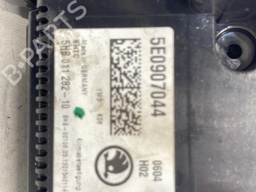 Used Climate control Climate control SKODA OCTAVIA III (5E3, NL3, NR3) 1.6 TDI (105 hp) 23867035 23867035