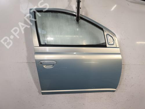Dør høyre foran TOYOTA YARIS (_P1_) 1.4 D-4D (NLP10_, NLP10R) (75 hp) 29598740