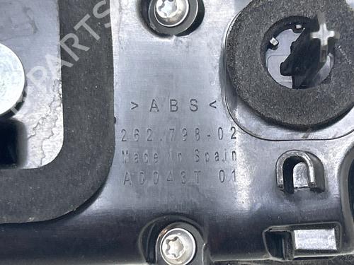 Used Right tailgate light Right tailgate light PEUGEOT 2008 II (UD_, US_, UY_, UJ_, UR_, UC_) 1.2 PureTech 100 (USHNK) (101 hp) 39142601 39142601