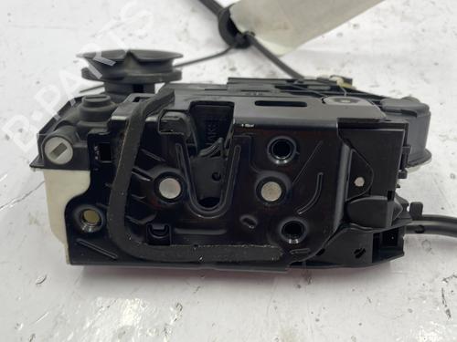 Rear left lock VW GOLF VI (5K1) 2.0 TDI | BP22844584C100 