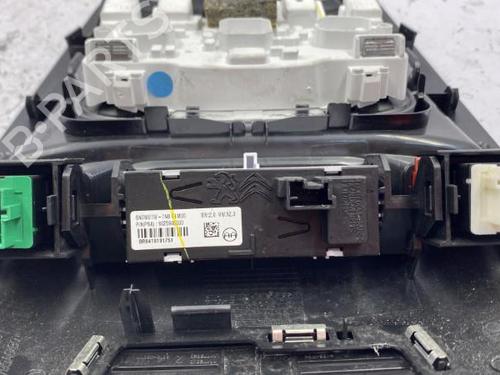 Interior roof light PEUGEOT 3008 II SUV (MC_, MR_, MJ_, M4_) 2.0 BlueHDi 180 | BP22843486I8 