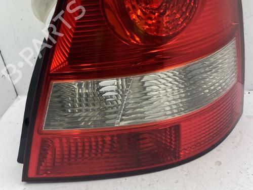 Used Right taillight KIA SORENTO I (JC) 2.5 CRDi 4WD (140 hp) 22844876