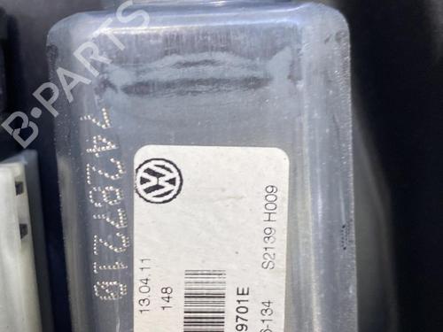 Used Front left window mechanism Front left window mechanism VW GOLF VI (5K1) 1.6 TDI (105 hp) 22828039 22828039