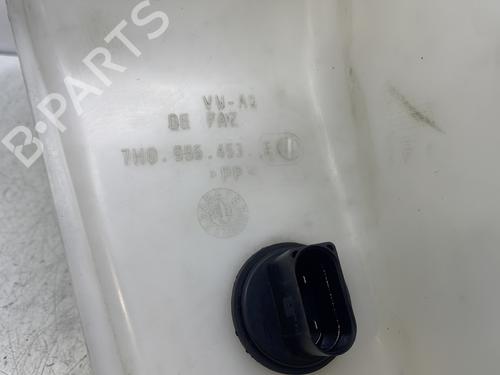 Used Windscreen washer tank Windscreen washer tank VW TRANSPORTER T5 Bus (7HB, 7HJ, 7EB, 7EJ) 2.5 TDI (130 hp) 33561380 33561380