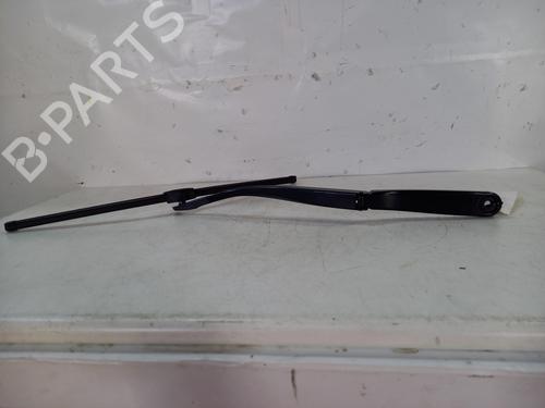 Used Front windshield wiper arm BMW 5 (F10) 530 d xDrive (258 hp) 29377176