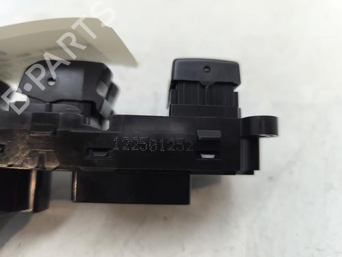 Used Left front window switch Left front window switch SUZUKI BALENO (FW, EW) 1.0 (A1K310) (111 hp) 33221630 33221630