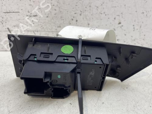 right-front-window-switch-opel-astra-j-p10-2009-2010-2011-2012-2013-2014-2015-2016-28709637 main image