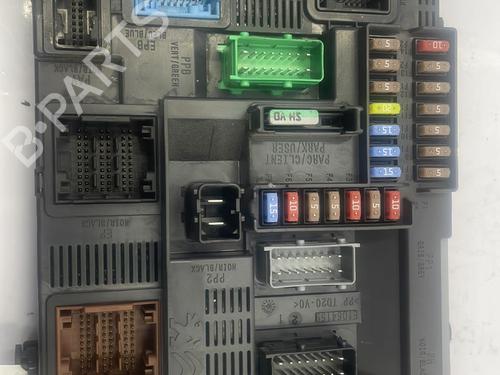 Used Fuse box PEUGEOT 208 I (CA_, CC_) 1.2 VTI 82 (82 hp) 22830192