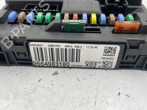 Used Fuse box Fuse box 22846153 22846153