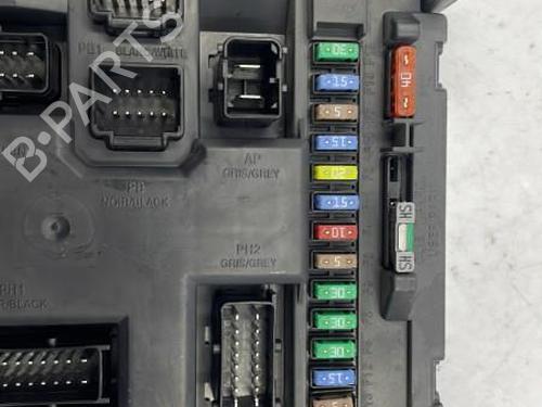 Used Fuse box Fuse box CITROËN C3 II (SC_) 1.4 HDi 70 (SC8HZC, SC8HR0, SC8HP4) (68 hp) 22831361 22831361