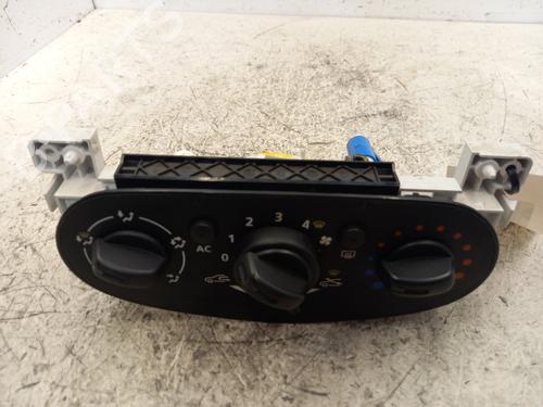 Used Climate control DACIA SANDERO 1.5 dCi (88 hp) 24468942