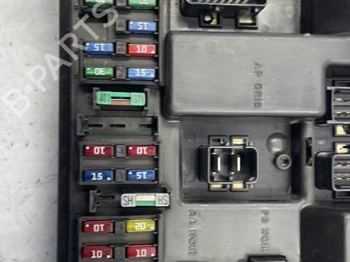 Used Fuse box PEUGEOT 307 (3A/C) 1.4 16V (88 hp) 22834102