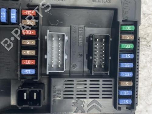 Used Fuse box Fuse box PEUGEOT 308 II (LB_, LP_, LW_, LH_, L3_) 1.2 THP 110 (110 hp) 22834245 22834245
