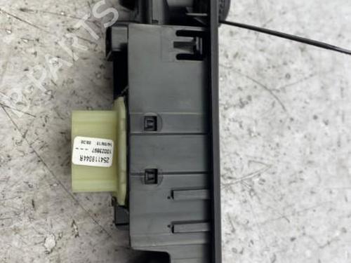 Used Left front window switch Left front window switch RENAULT CLIO IV (BH_) 1.5 dCi 75 (75 hp) 22834313 22834313
