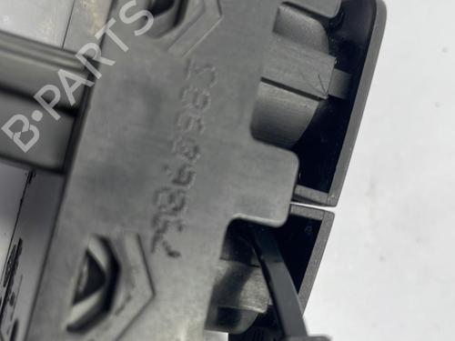 Used Warning switch Warning switch DACIA SANDERO II 1.2 (75 hp) 22831125 22831125