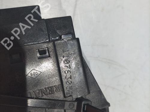 Switch RENAULT LAGUNA III (BT0/1) 2.0 dCi (BT01, BT08, BT09, BT0E, BT0K, BT12, BT1C, BT1D,... | BP28277537I30 