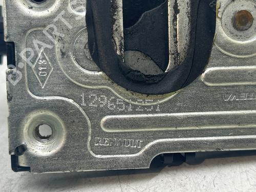 Høyre bak lås Høyre bak lås 37660973 37660973