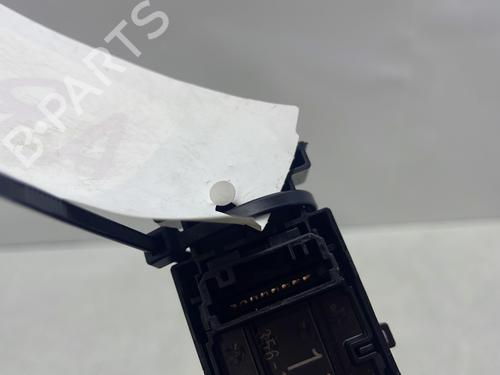 right-rear-window-switch-toyota-yaris-_p21_-_pa1_-_ph1_-2020-37732299 main image
