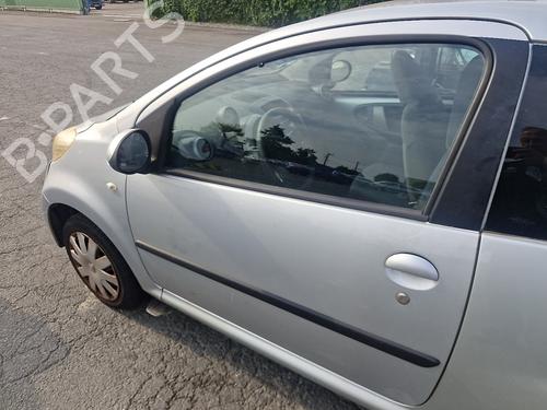 Left front door PEUGEOT 107 (PM_, PN_) 1.4 HDi | BP28610353C2 