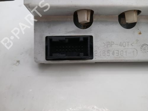 Used Display monitor Display monitor PEUGEOT 1007 (KM_) 1.4 HDi (68 hp) 35886609 35886609