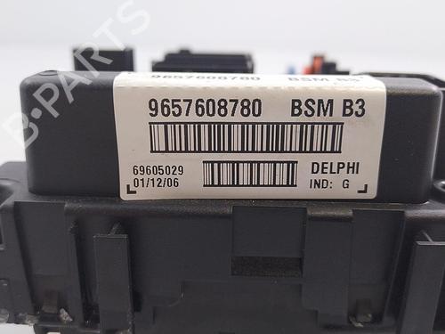 Used Fuse box Fuse box PEUGEOT 206 Hatchback (2A/C) 1.4 i (75 hp) 22825524 22825524