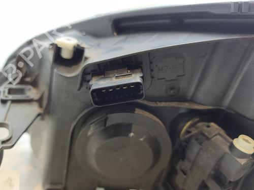 Right headlight RENAULT SCÉNIC III (JZ0/1_) 1.5 dCi | BP29619317C29 