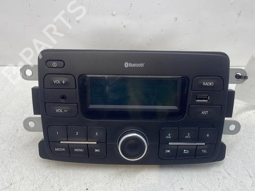 Used Radio DACIA SANDERO II 1.0 SCe 75 (B8JC, B8JD, B8NC) (73 hp) 29377335