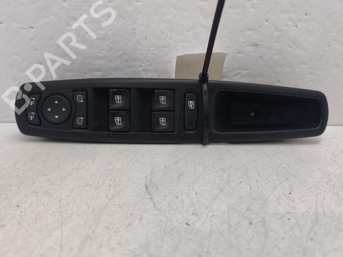 Used Left front window switch RENAULT GRAND SCÉNIC III (JZ0/1_) 1.5 dCi (JZ09, JZ0D, JZ10, JZ14, JZ1G, JZ29, JZ2C) (110 hp) 31062338