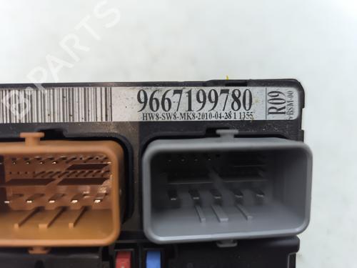 Used Fuse box Fuse box 29213466 29213466
