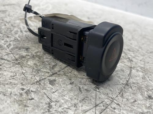 Used Warning switch Warning switch DACIA DUSTER (HS_) 1.5 dCi (HSMC) (107 hp) 24032709 24032709