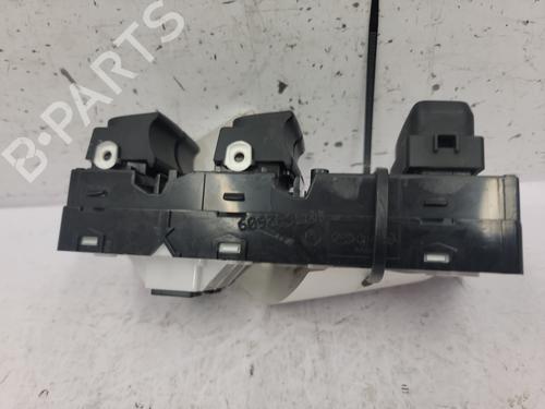 Used Left front window switch Left front window switch KIA STONIC (YB) 1.0 T-GDi (101 hp) 25120442 25120442